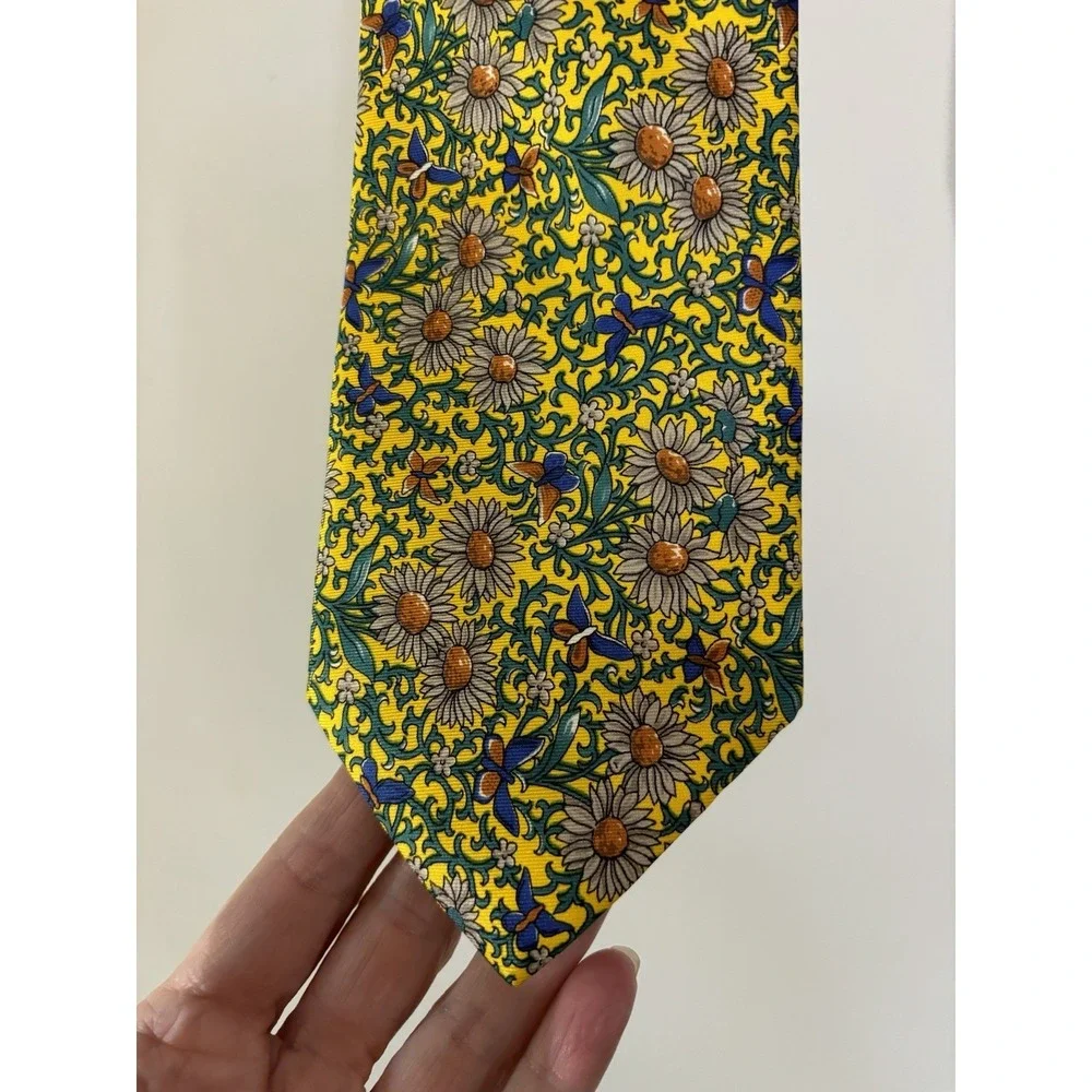VTG LIBERTY OF LONDON Silk‎ Tie Daisy Butterflies Yellow